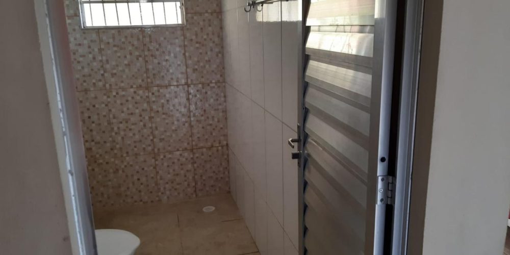 banheiro em cada da ilha comprida jd. britãnia