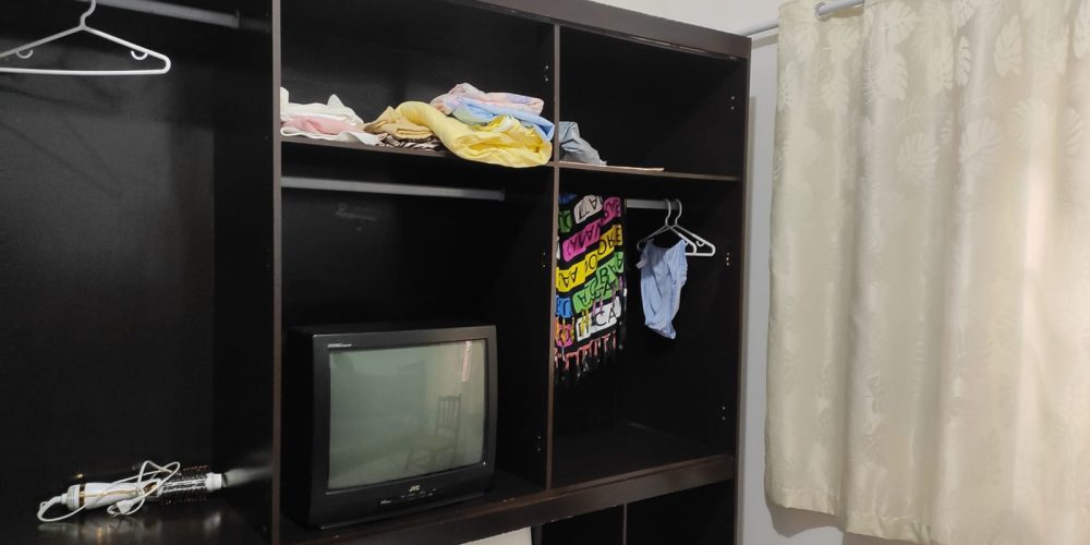 sala de tv da casa Porto velho Ilha Comprida